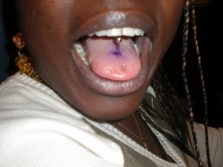 un piercing � la langue 